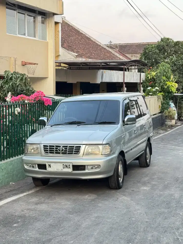 Kijang Lgx 2.0 Bensin Matic Th 2000