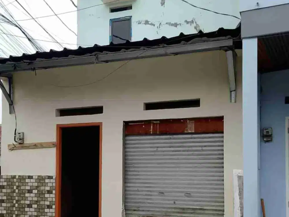 di jual rumah 1 setengah lantai