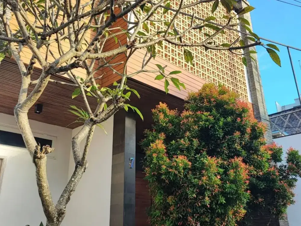 Fully Furnished 2-Bedroom Freehold Pool Villa Near Berawa Beach, Tibubeneng