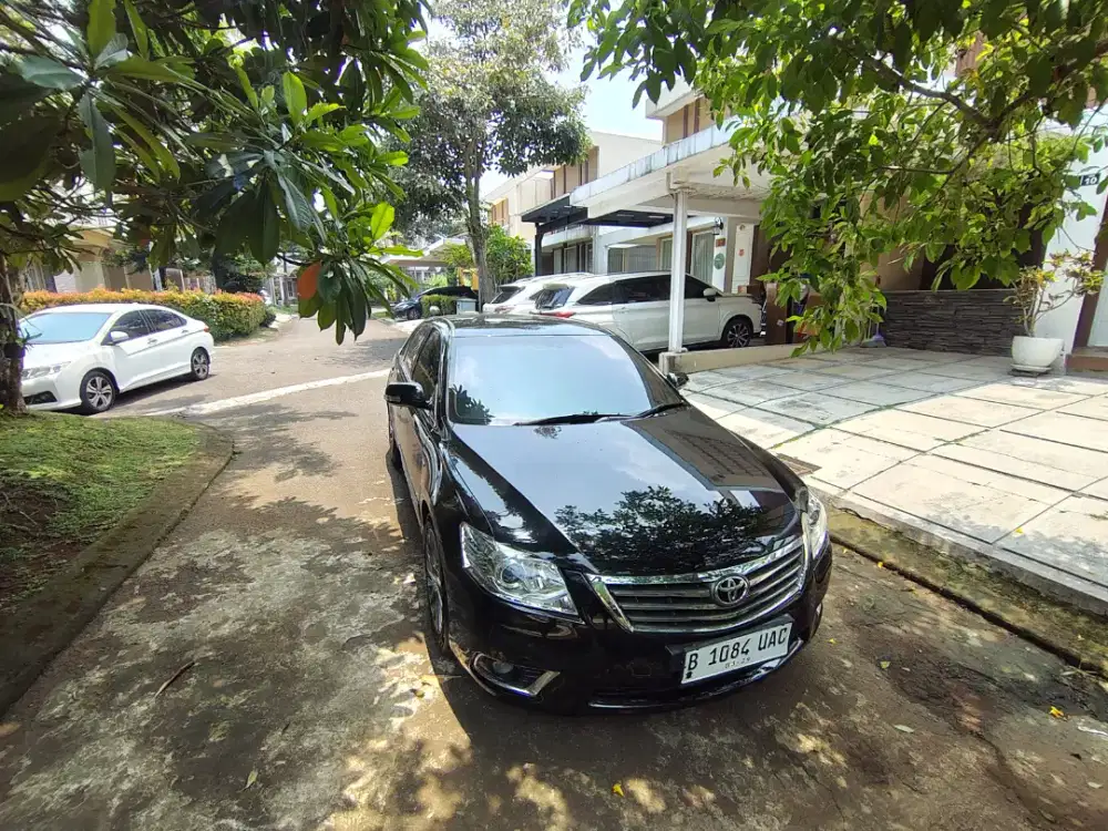 Toyota New Camry 2.4 V AT 2011 Hitam Metalik Terawat Siap Pakai