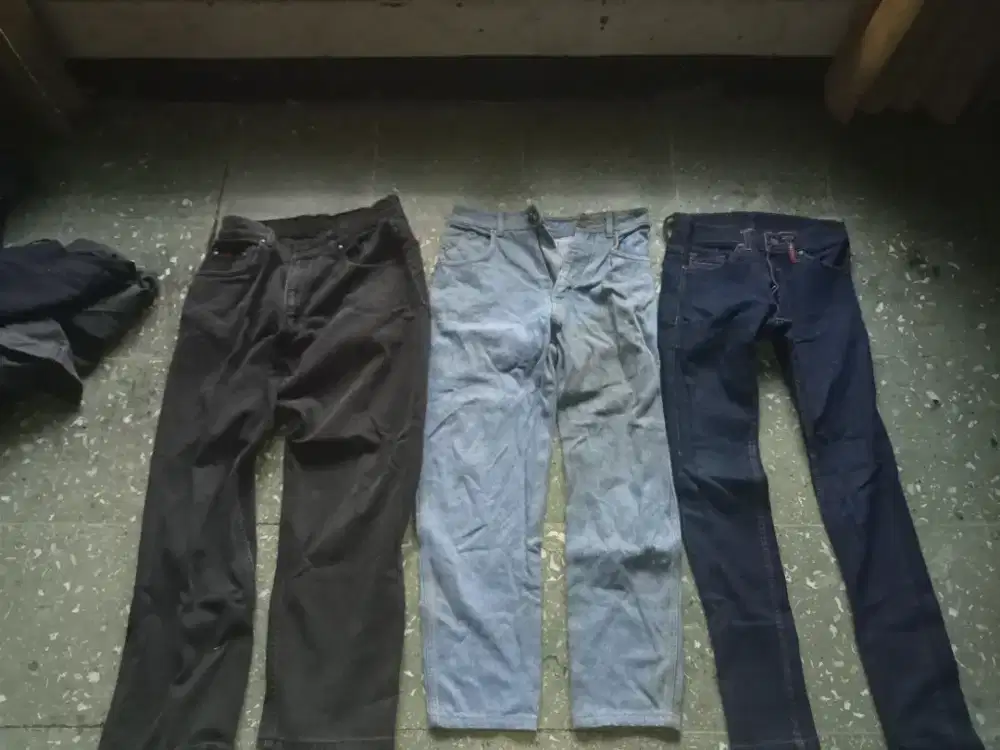CELANA JEANS PRIA