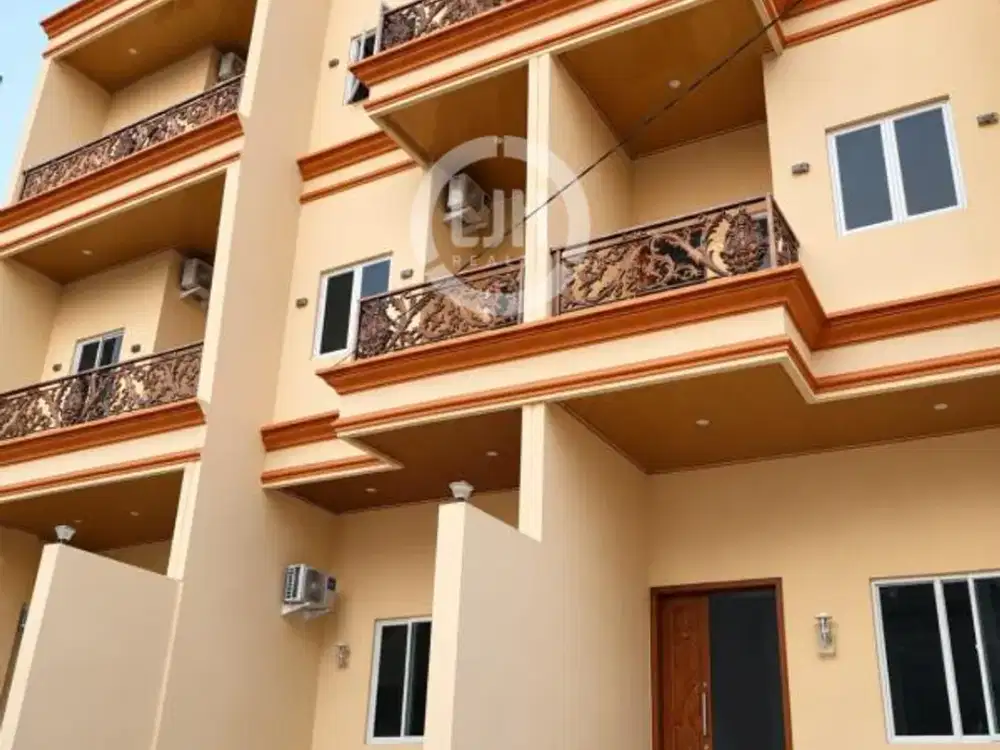 Rumah Mewah Mediterania Style 3 Lantai Bangunan Baru Fresh