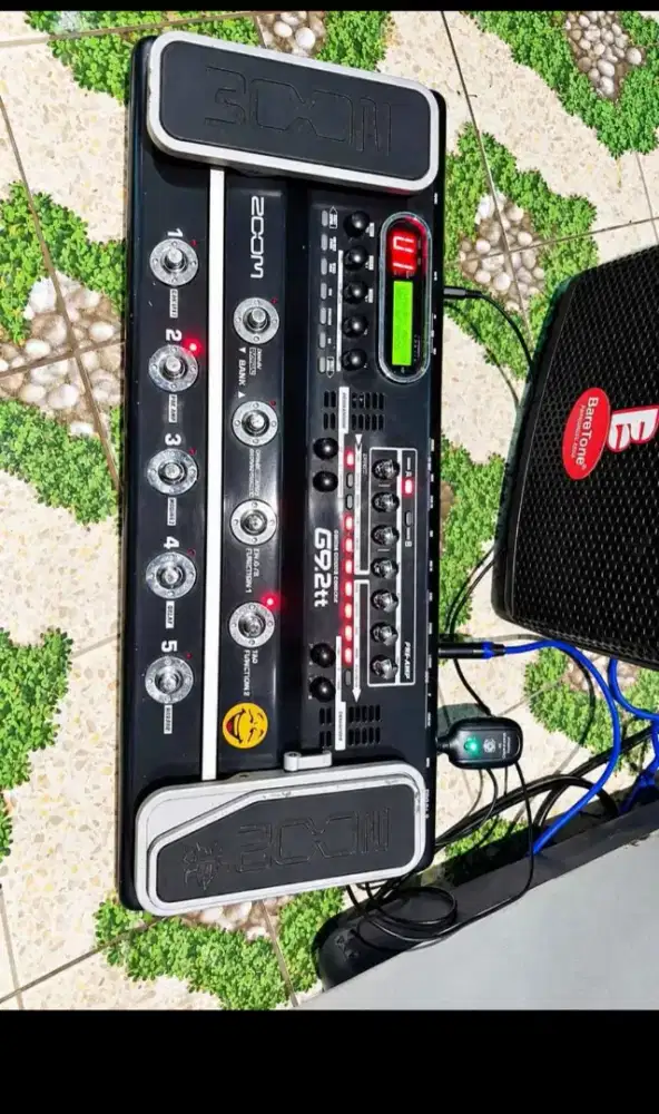 Efek gitar Zoom G 9 tt double pedal