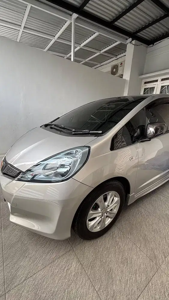 Dijual Jazz tipe S Manual th 2012 Silver