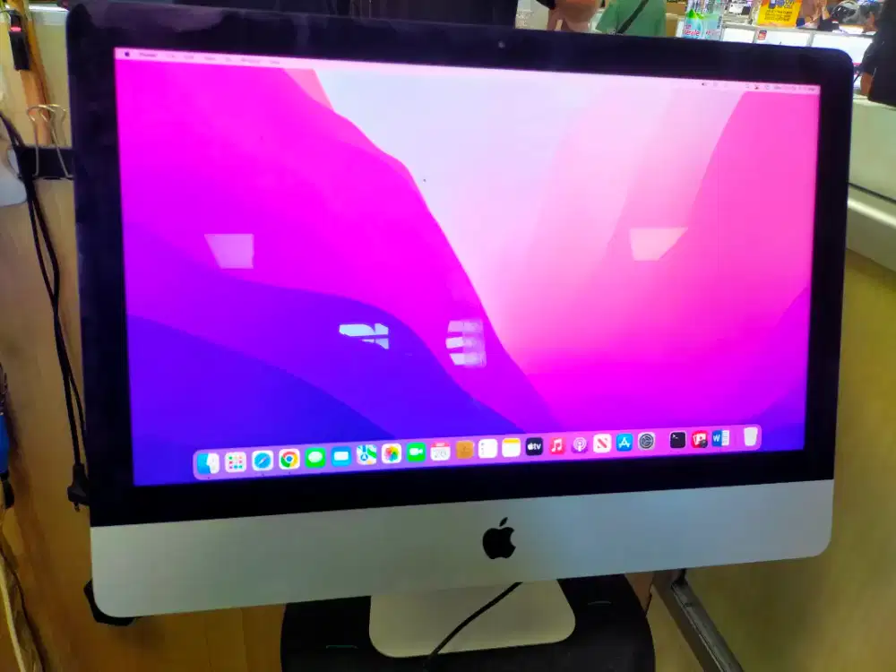 Dijual iMac 21'5inch Late 2015 processor Intel i5 Ram8GB HDD1TB Mac OS