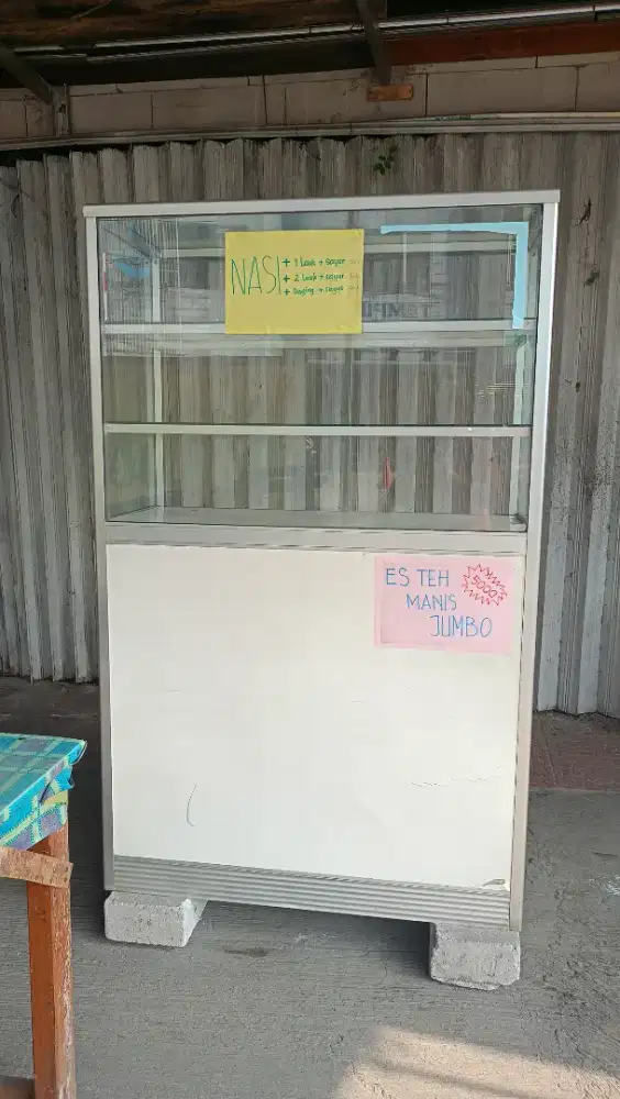 Etalase Ex Jual Makanan
