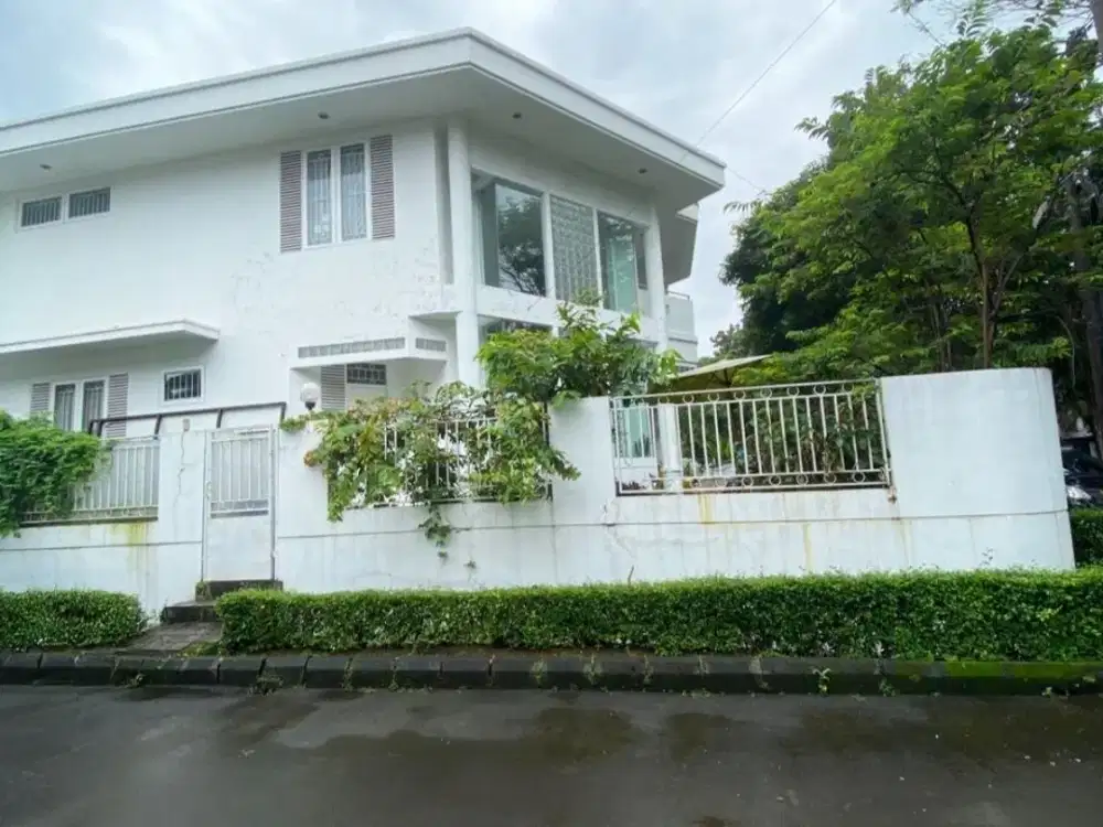 Rumah Hook Bintaro Luas 336 Meter, Nyaman untuk Keluarga