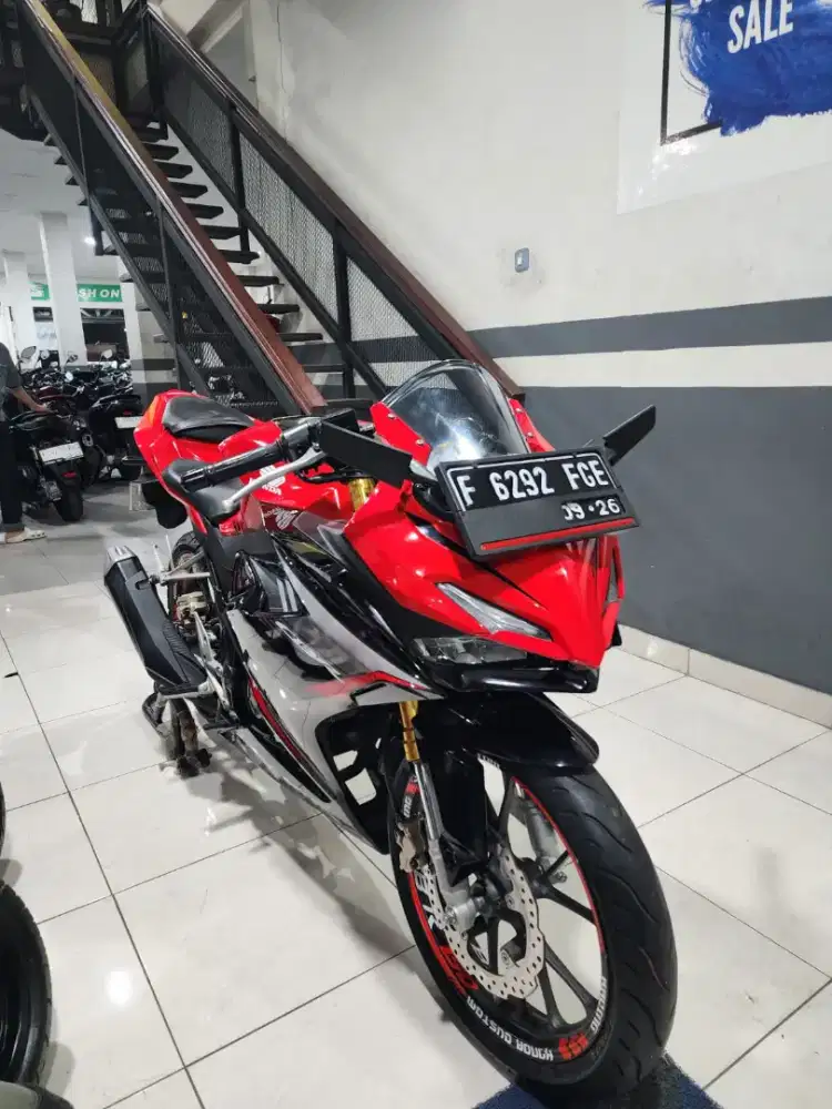 Honda CBR 150 R 2021
