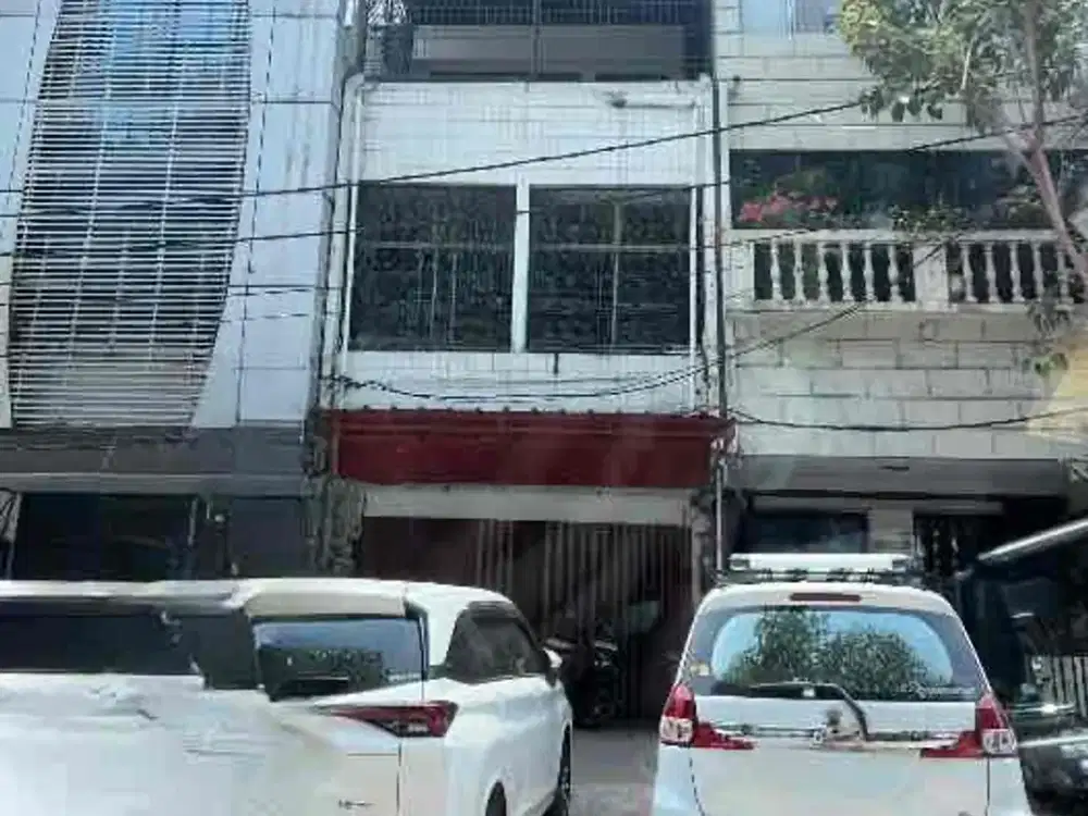 Disewakan ruko bisa utk resto cafe dll strategis di bulevard raya dekat mal kelapa gading