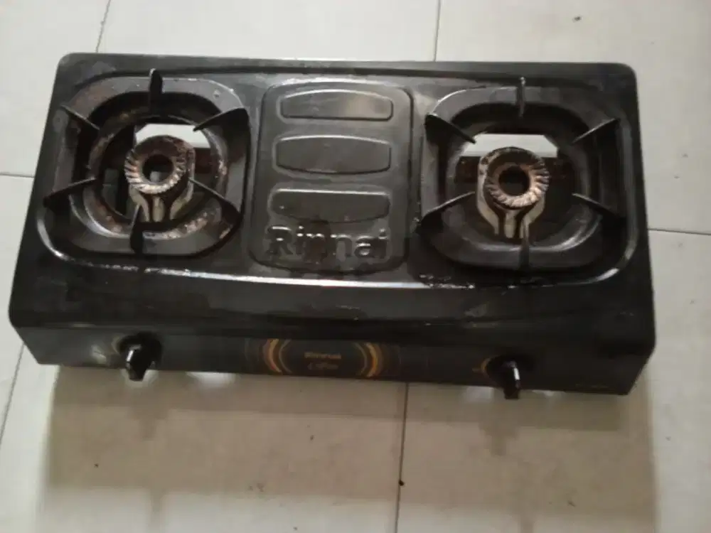 Kompor. Gas 2 tungku.merk.rinnai.
