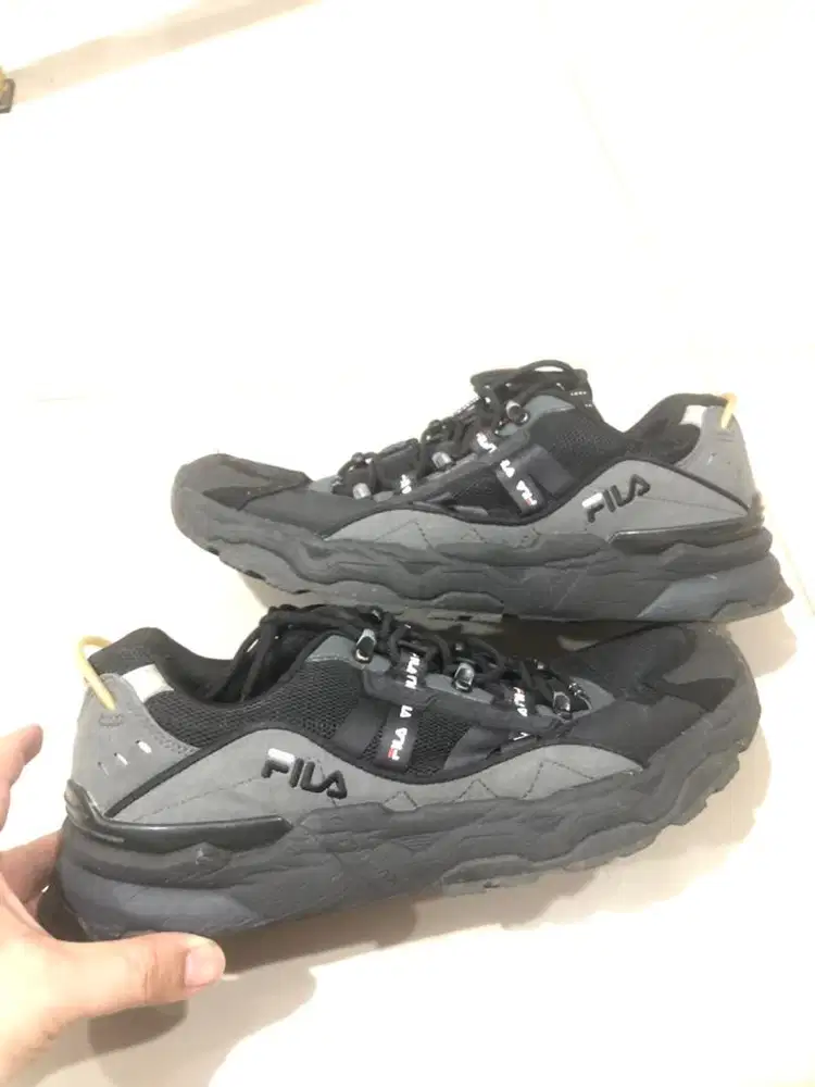 Sepatu Men FILA Running Casual Black Grey Mulus