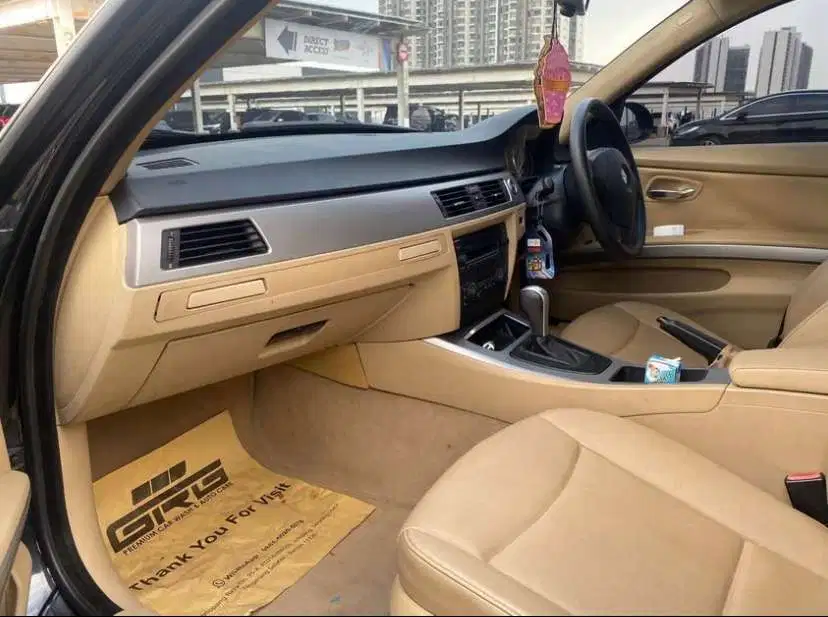BMW 320i 2006 Bensin