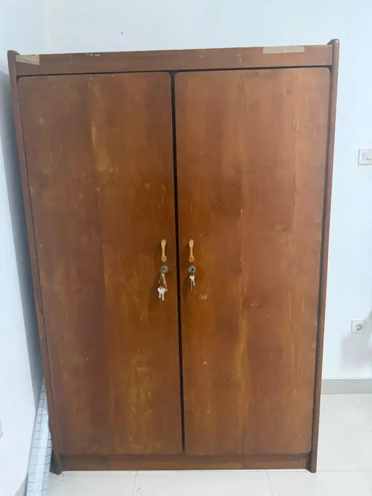 Lemari Pakaian Kayu Jati