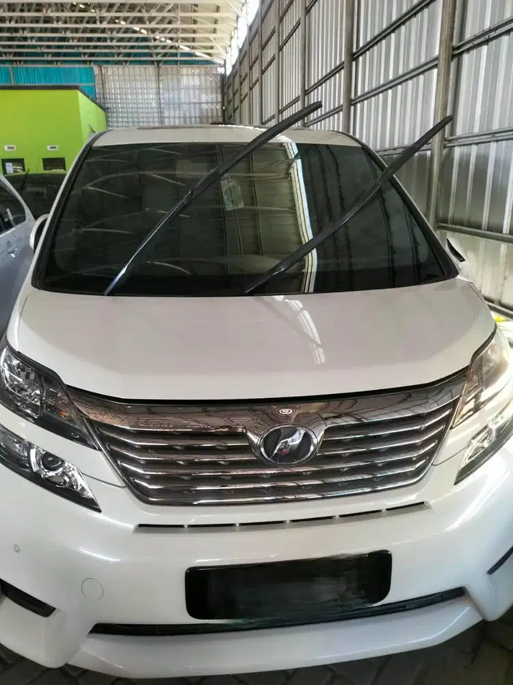 Toyota Vellfire Z AT 2011