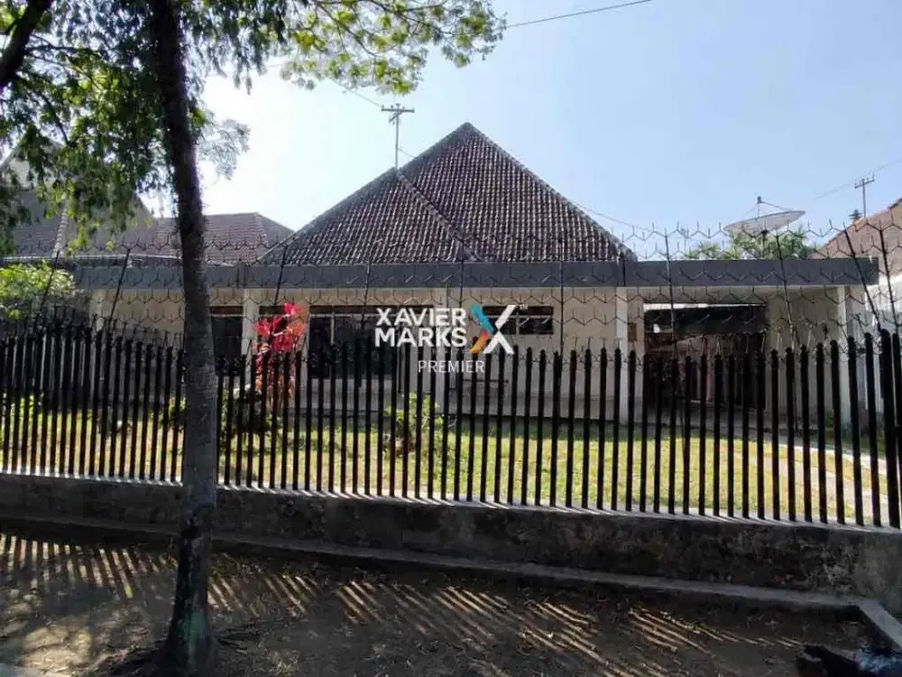 DIJUAL RUMAH KLASIK MODERN - POROS JALAN UTAMA
Lokasi : Jalan Pulau Pulau, Klojen - Malang