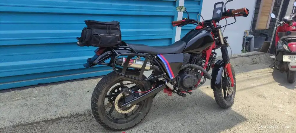 Dijual Bajaj Pulsar 2011 full modif dual purpose