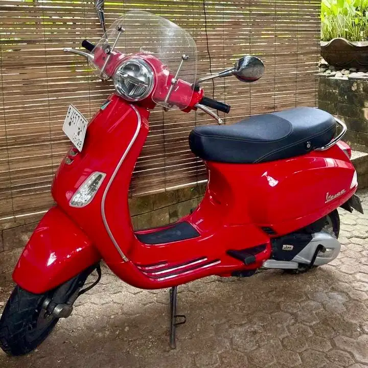 PIAGGIO VESPA LX 125  IGET FACELIFT 125 -2023 - PERFECT CONDITION