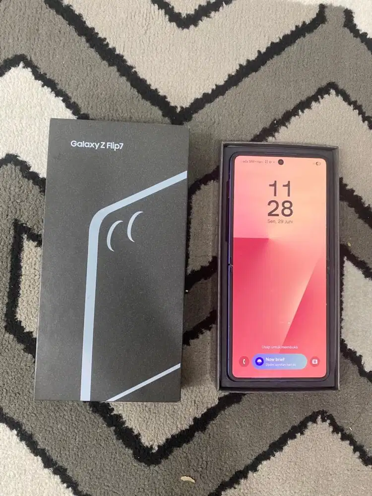Samsung Z Flip 7 12/256gb SEIN