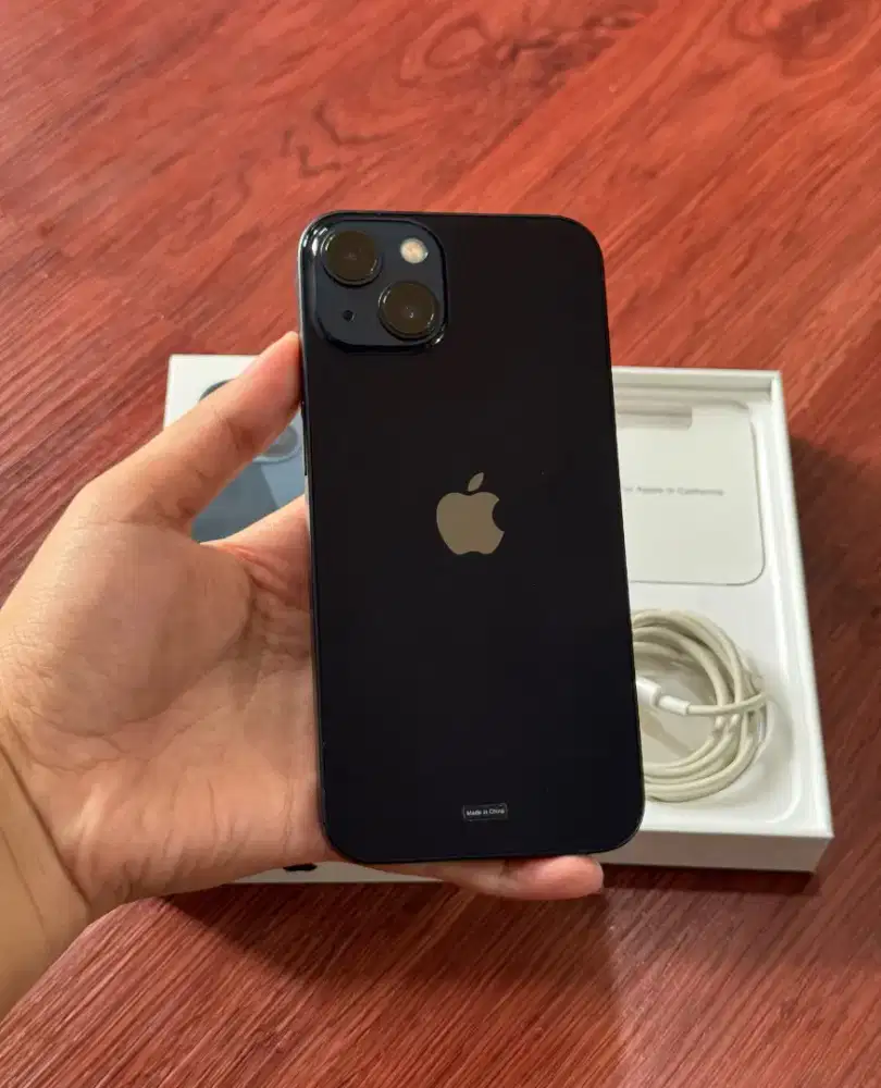 Iphone 13 128 midnight 
Bh 99%