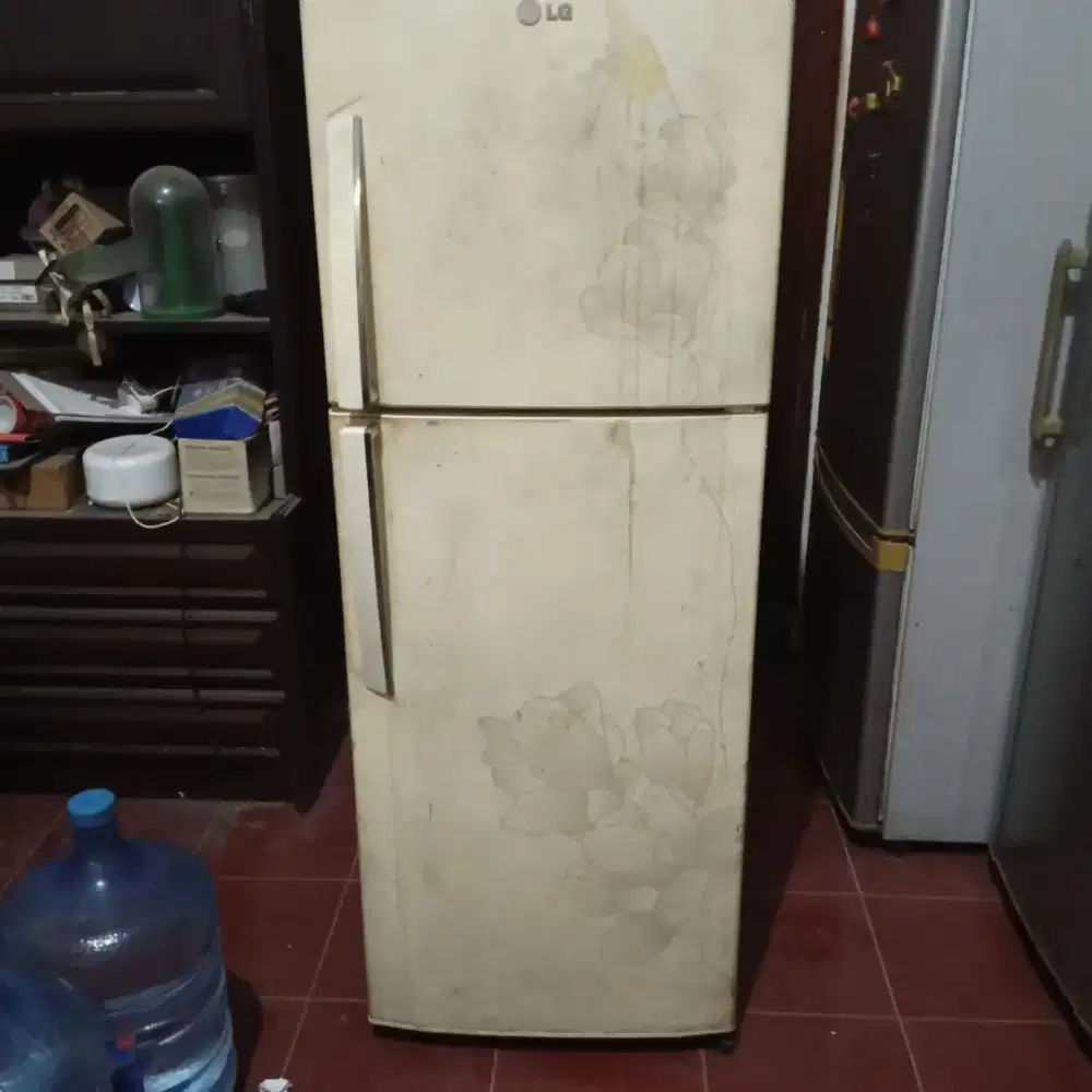 kulkas 2 pintu LG  normal beku