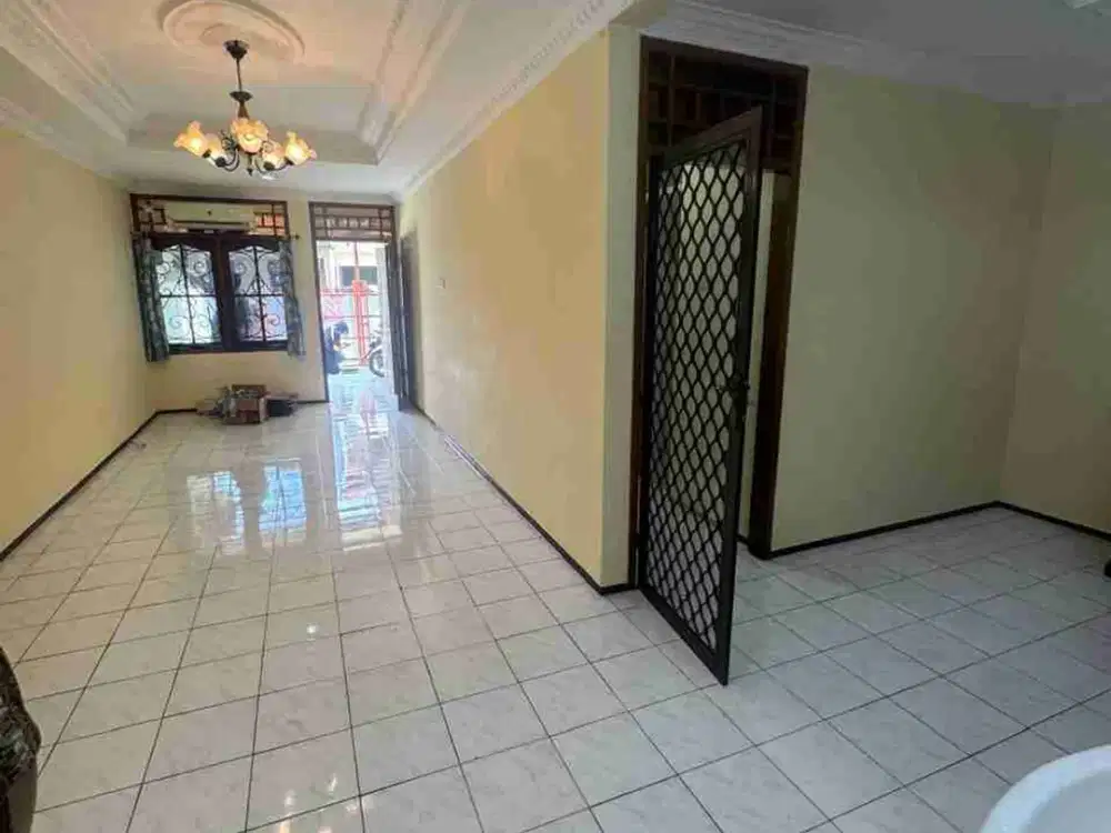 Rumah 1,5 lantai siap huni di Janur Kuning