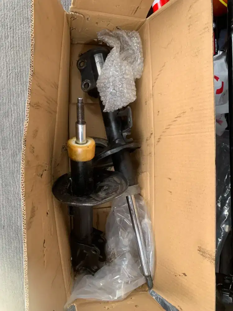 shock depan Wuling confero