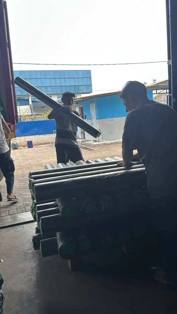 DIBUTUHKAN SEGERA !!! KULI HARIAN - PRIA - ANGKUT ROLL KAIN