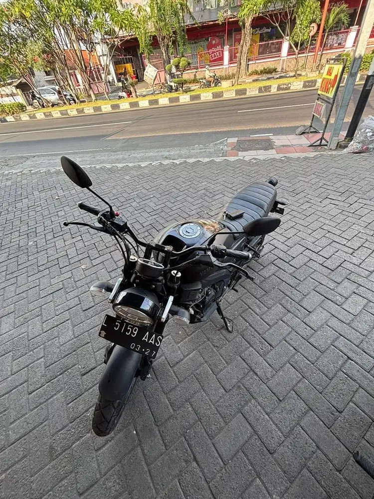 YAMAHA XSR 155 2022 warna HITAM