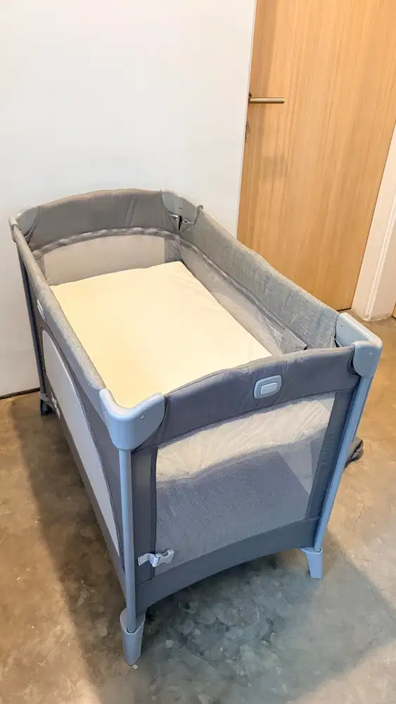 Joie Kubbie Sleep - compact baby crib