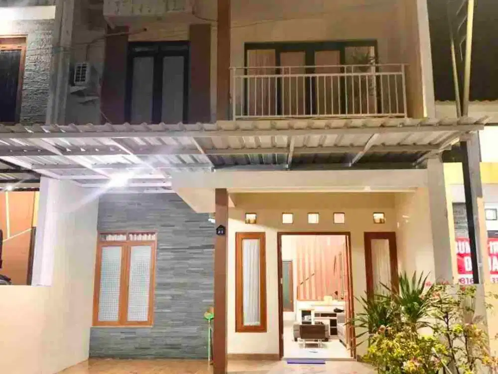 Rumah Cantik 2 lt di Cluster Mewah Apik Nyaman dekat Jalan Raya dekat ke UNS