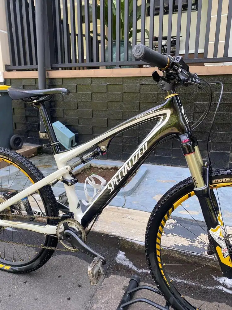 jual sepeda gunung mtb specialized epic masih cakepp