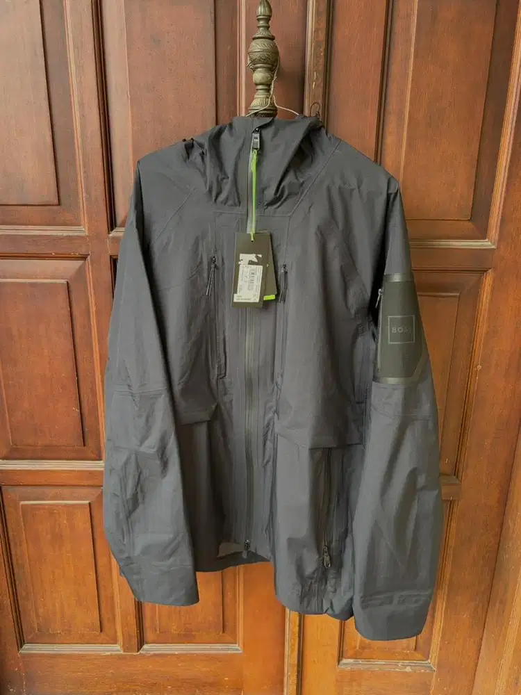 Jaket Boss Preloved Baru