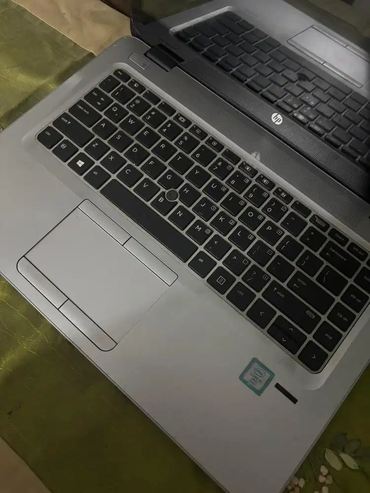 Laptop hp 840 tachscreen i5 Ram 8