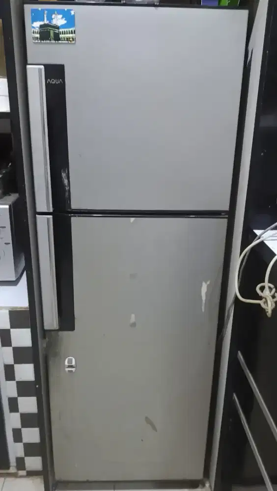 DIJUAL CEPAT KULKAS AQUA 2 PINTU