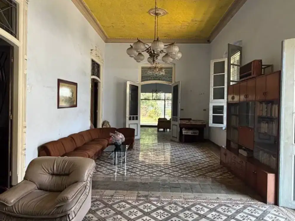 Dijual Rumah Classic di Jl. Balaikota Pasuruan Masih Terawat dan Teduh