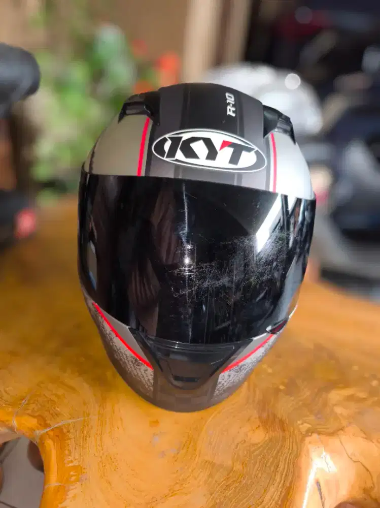 Helm full face KYT R-10
