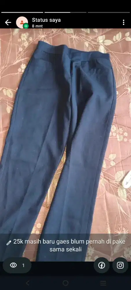 Celana biru dongker