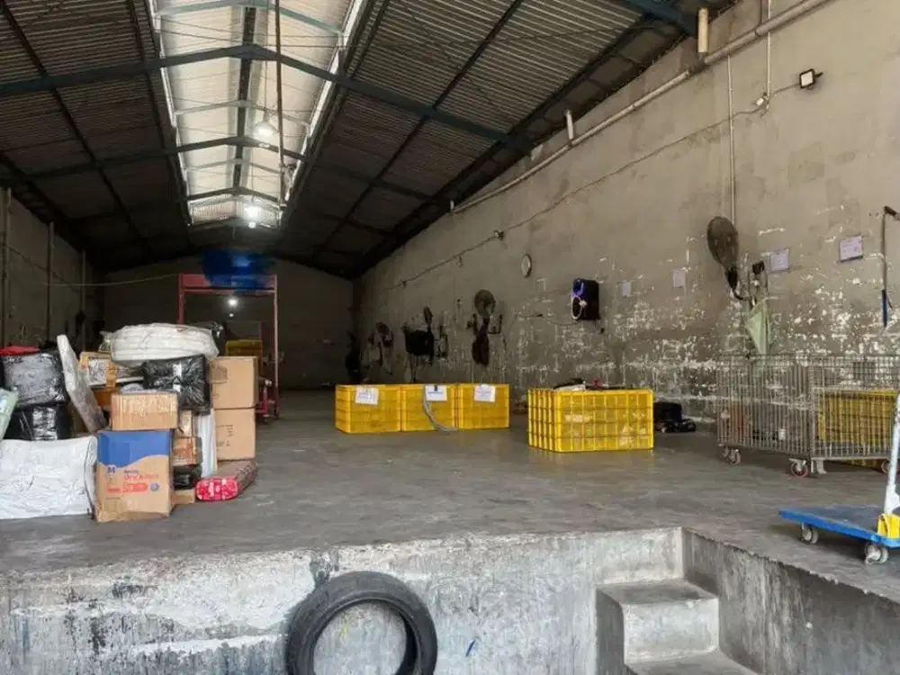 Gudang Tanjungsari Listrik 4400W Pasca Bayar Hadap Barat