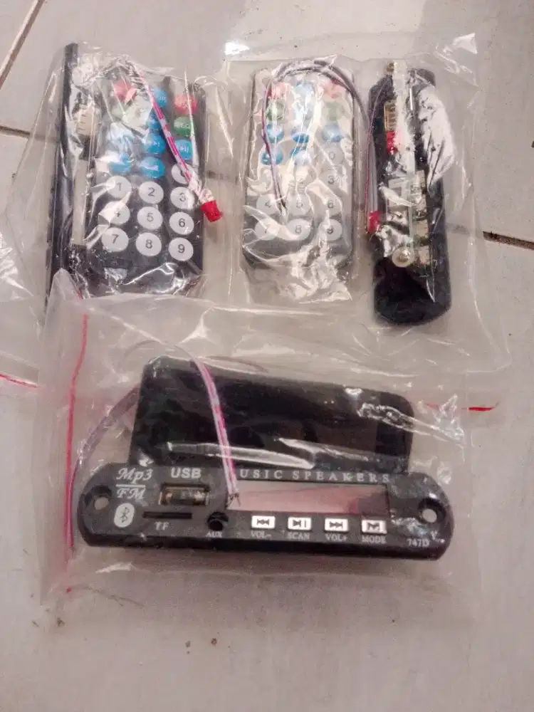 Model speaker bloutoth  baru plus remote