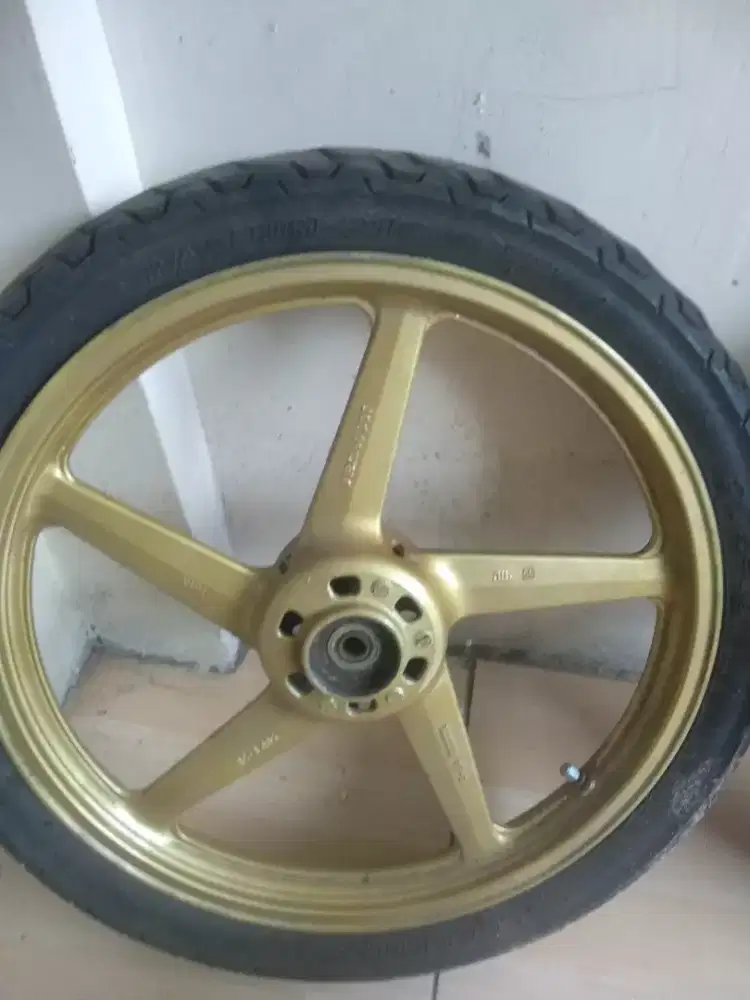 Pelek R 18 racing copotan scorpio