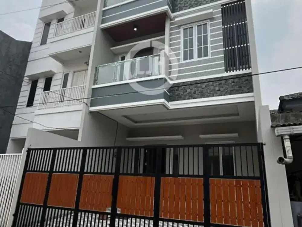 Rumah Siap Huni dalam Komplek di Tomang Jakarta Barat