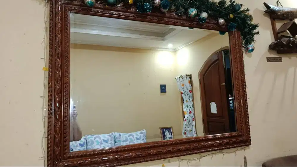 Cermin Kayu Ukiran