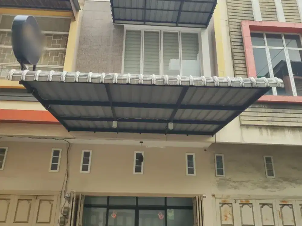 DIJUAL CEPAT! RUKO FURNISHED 3,5 LANTAI — SIAP PAKAI! DI KOMPLEK BRAYAN CITY