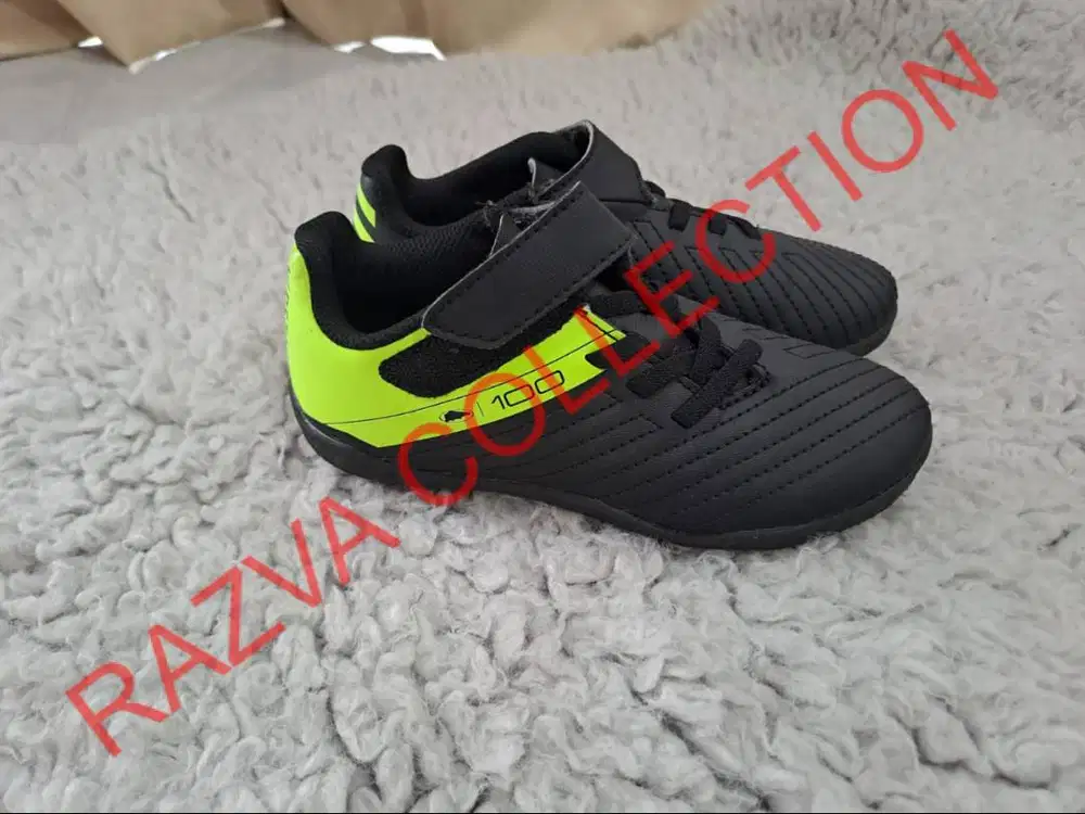 Jual Sepatu futsal anak merk Kipsta 100