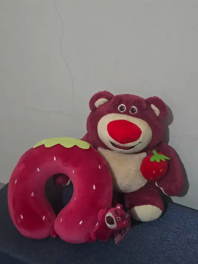 Boneka dan bantal donut Lotso Paket