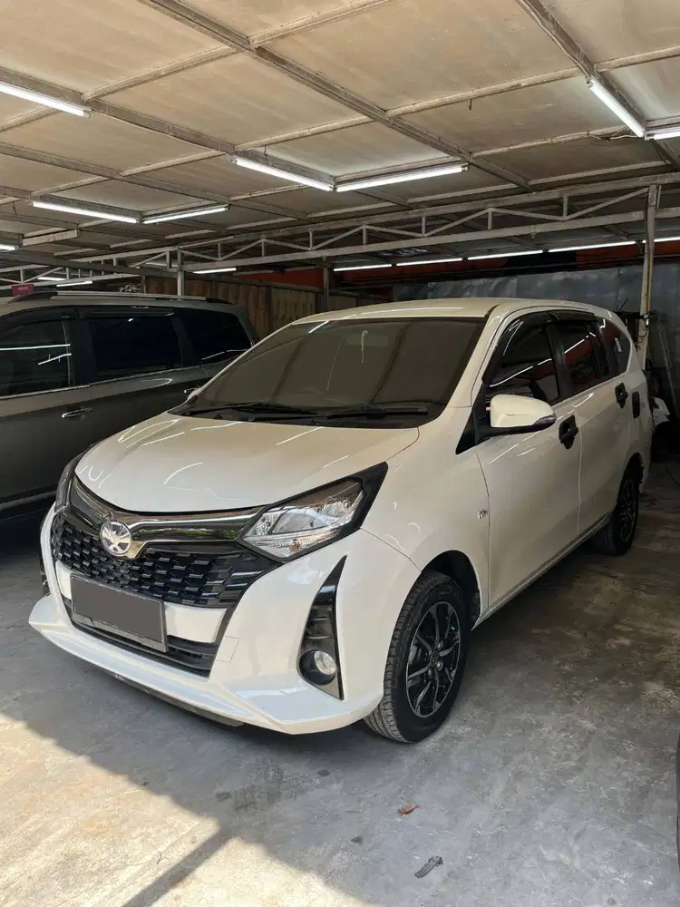 Daihatsu Sigra R 1.2 manual 2023