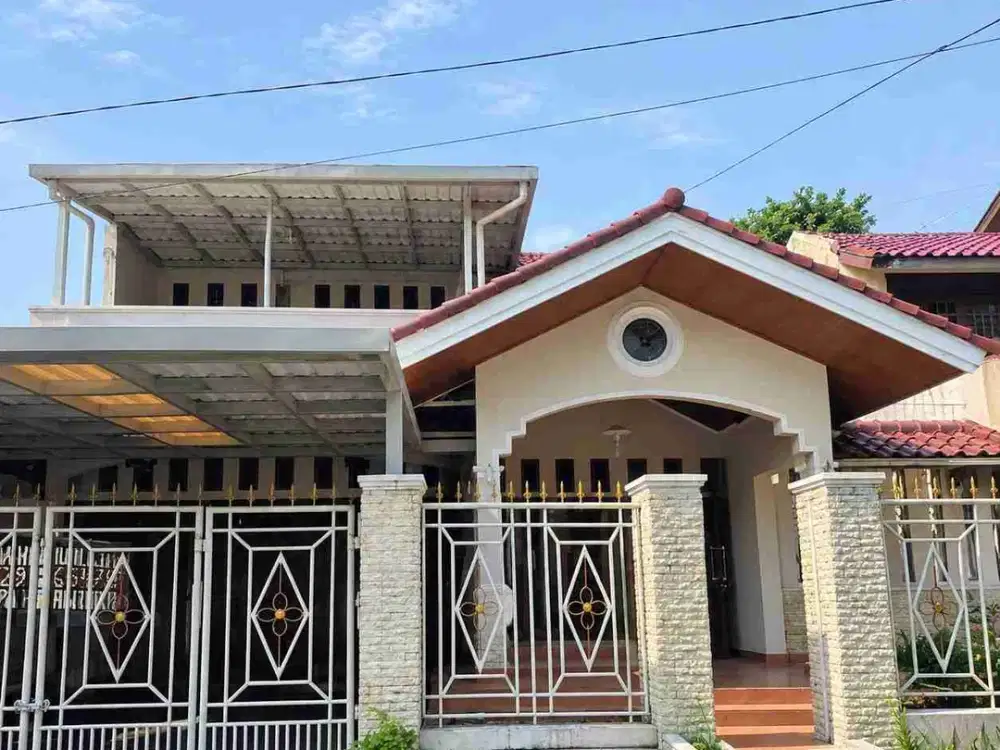 DIJUAL – Rumah 2 Lantai SHM LT 252 m² LB 500 m², 6 KT, Garasi 3 Mobil di Indraprasta Bogor