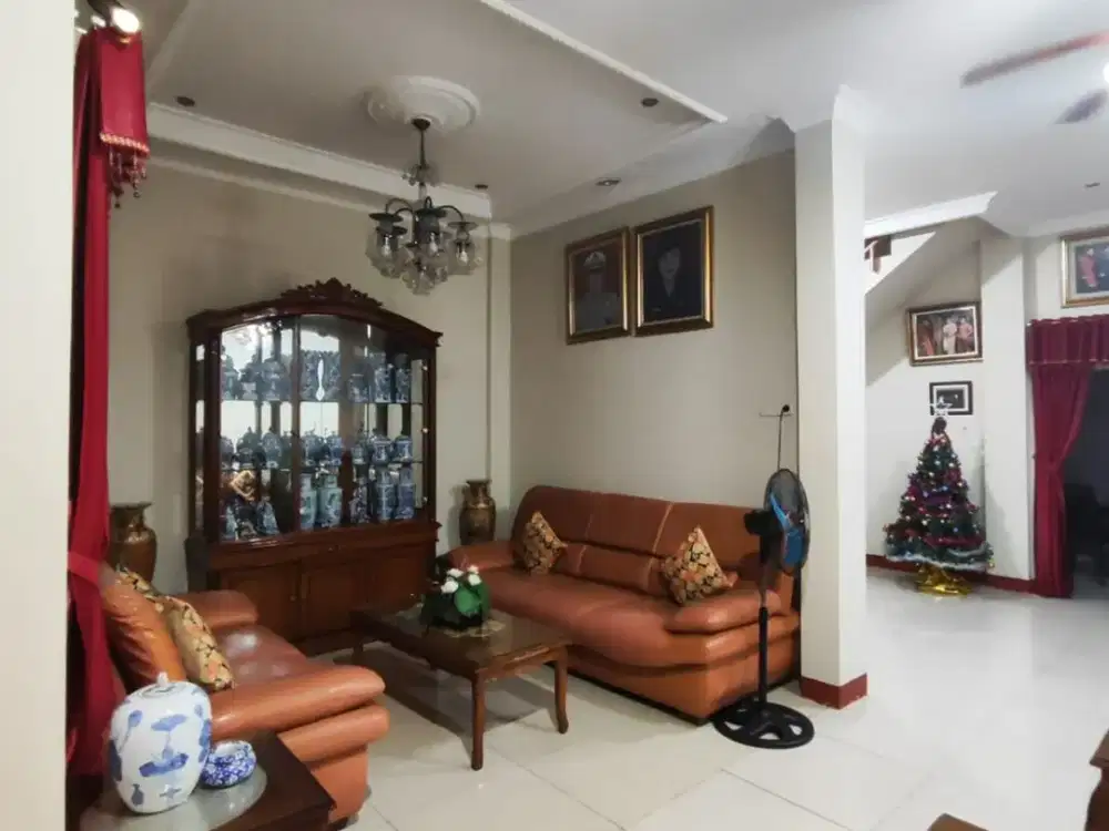 Punya Budget 1,5 M? Intip Rumah 2 Lantai di Harapan Indah, Teras Kolam Ikan & Balkon Luas! 029