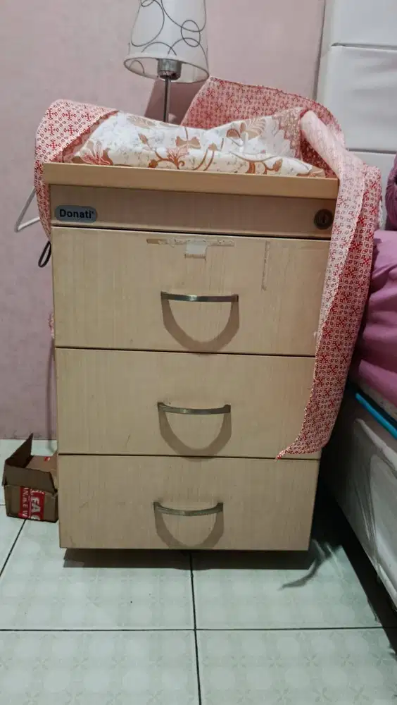 meja laci kantor