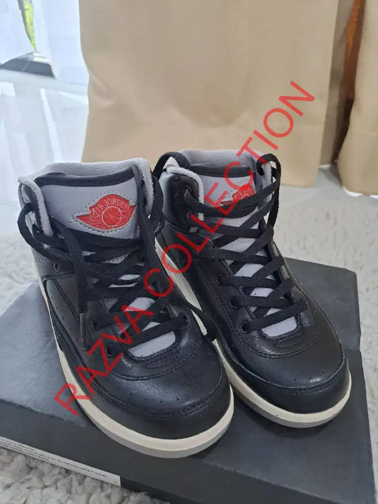 Jual sepatu anak preloved merk Air Jordan 2 Retro black Cement